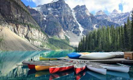 Why do people visit Canada: Top attractions and experiences